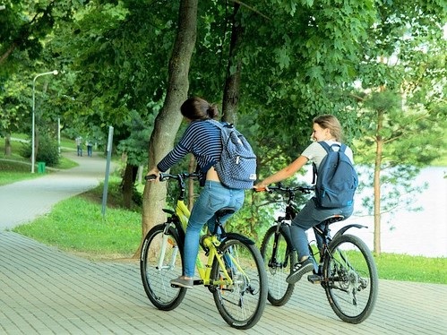 自転車用ヘルメットの画像２